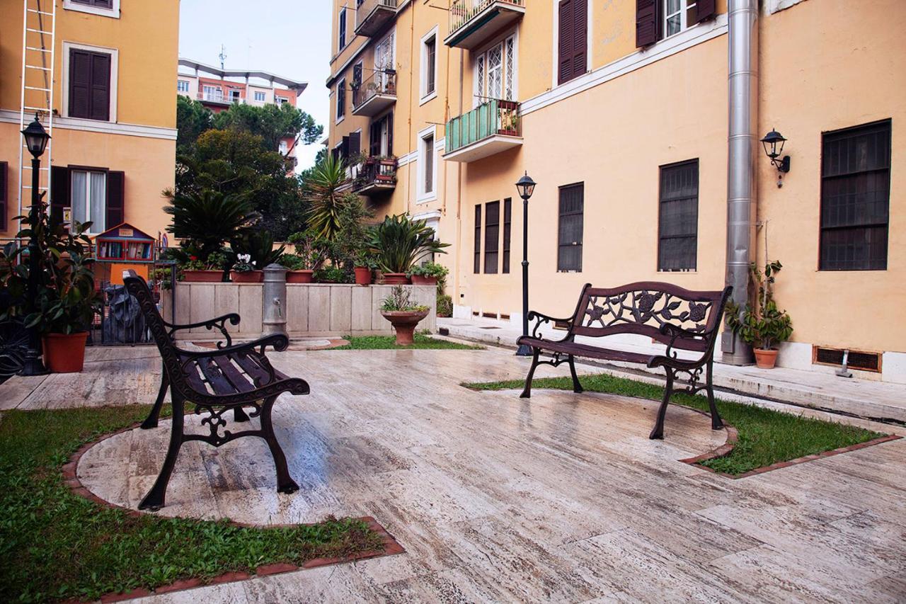Paola Guest House ローマ エクステリア 写真